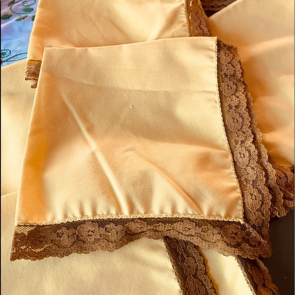 8 Vintage Yellow & Bronze Lace Trim Linen Napkins - Picture 14 of 14